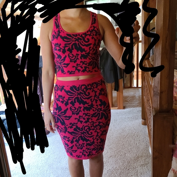 Jealous Tomato bodycon skirt/crop set. Sz small. Hot pink and navy - Picture 2 of 6